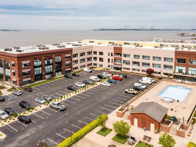 401 W Shoreline Drive 102