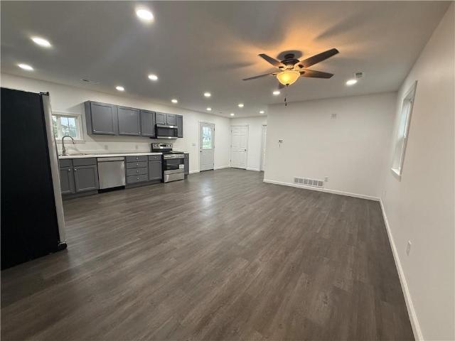 401 WALNUT Street