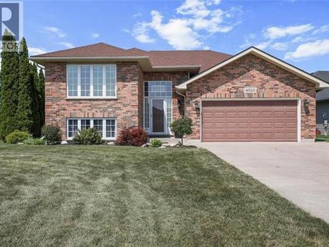 4026 Applewood Drive, Petrolia, ON, N0N 1R0 house for sale | Listing ID 26019 | Royal LePage