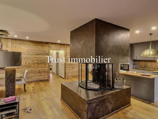 4027L. Bel appartement 4.5 pcs à louer, centre de Crans