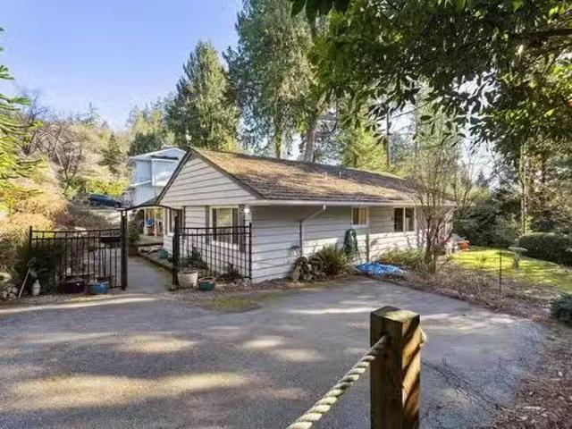 4028 Rose Crescent, West Vancouver, BC, V7V 2N7 house for sa.