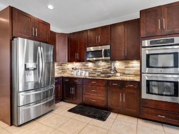 4029 Bridge Water Rd, Heartland, TX 75126 | MLS #21157