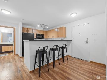 4020 Aurora Avenue N # 304