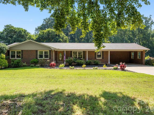 4022 Lynn Circle