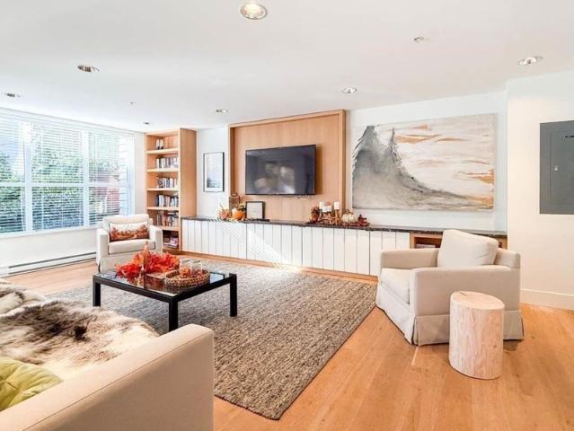 402 3205 Mountain, North Vancouver