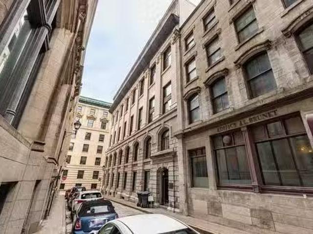 402 460 Rue St Jean, Montréal Ville Marie, QC, H2Y 2S1 con.