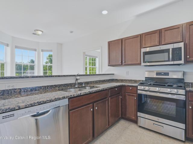 402 Commons Lane