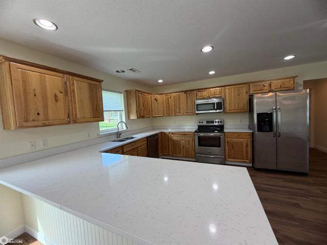 402 Crestview Drive