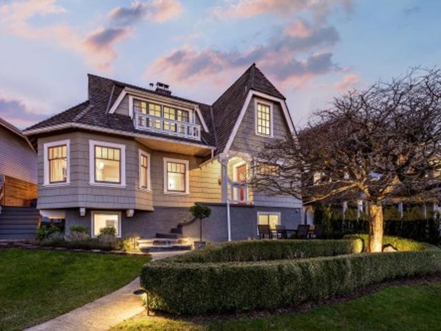 402 Brand Street, North Vancouver, BC, V7N 1E9 house for sale | Listing ID R3170 | Royal LePage