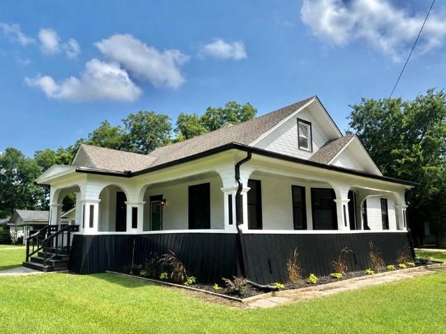402 E Navasota Street
