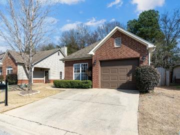 402 Holland Lakes Drive N