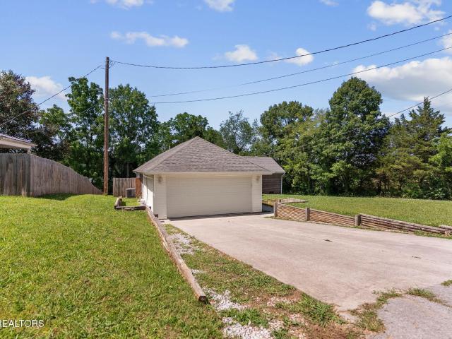 402 Old Highway 33