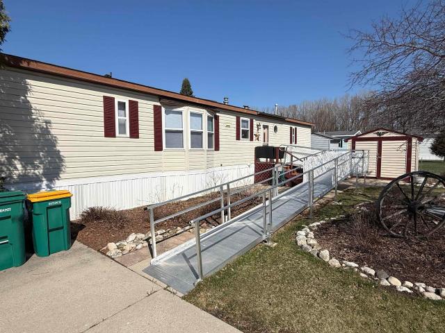 402 Opal Ave, Lannon, WI 53046 | MLS #2020