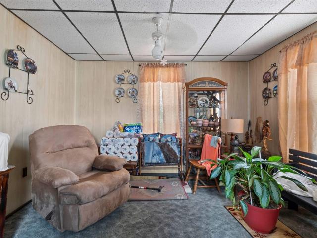 402 N 4th St