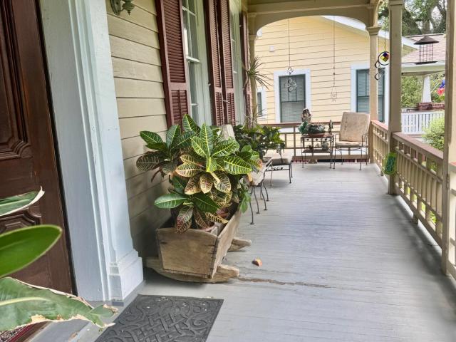 402 N Pearl Street