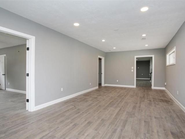 402 S 72nd St, Houston, TX 77011 | MLS #96820