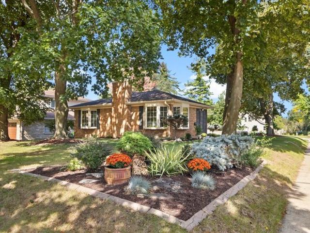 402 S Owen Dr, Madison, WI 53711