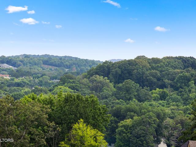 402 Sugar Maple Trail Tr