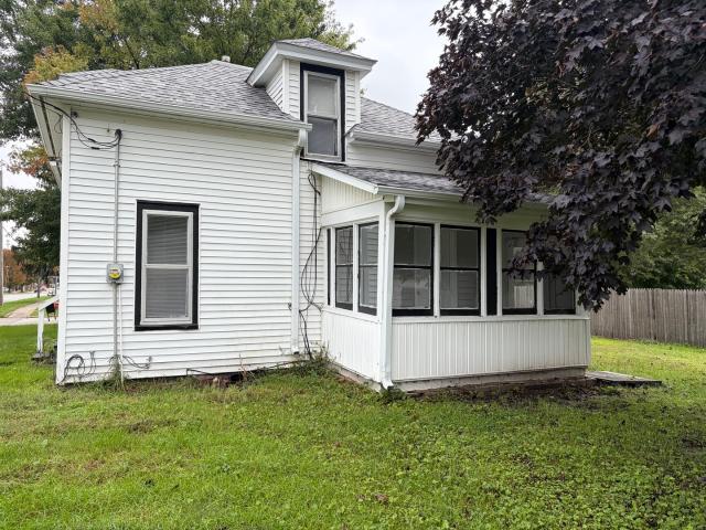 402 SW 3rd Street