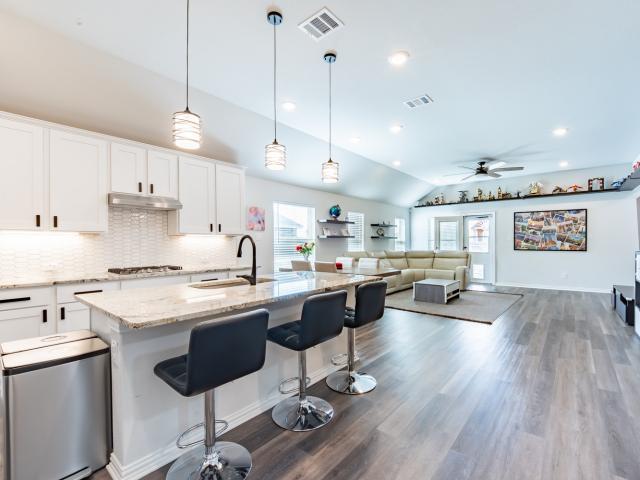 402 Pulitzer Dr, Hutto, TX 78634 | MLS #6585