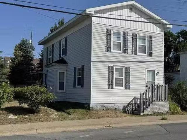 402 Purves Street, North Sydney, NS, B2A 1C6 house for sale.