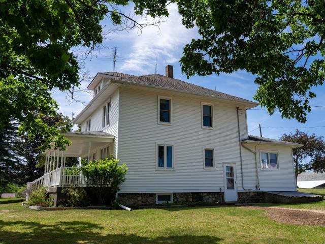 402 W Chapman Road