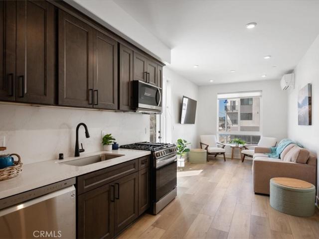 402 W Grand Avenue 313
