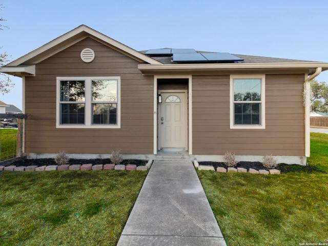 402 W Sullivan St, Skidmore, TX 78389 | MLS #1925