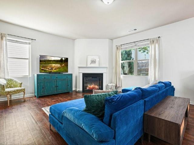 402 Wilshire Court