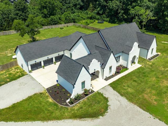 4035 Christiana Hoovers Gap Rd