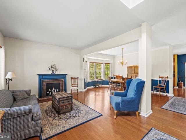 4036 Lomar Drive
