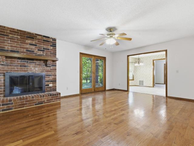 4036 W Farm Road 94