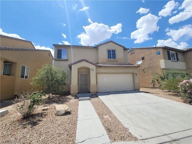 4039 Meadow Foxtail Dr, 3 beds, 3 full baths