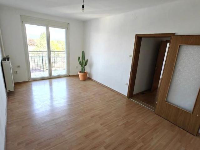 4030, Linz