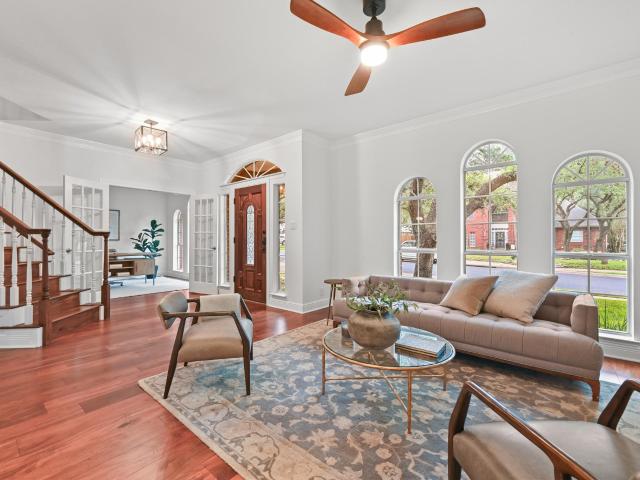 4030 Shavano Dr