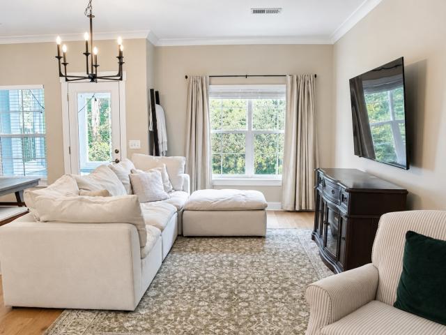 4032 Gracious Dr