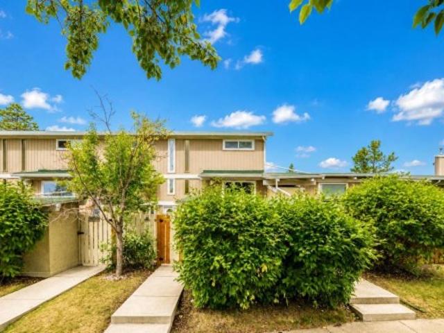 403 11 Bonaventure Drive Se, Calgary, AB, T2J 3A8 townhouse for sale | Listing ID A2336 | Royal LePage