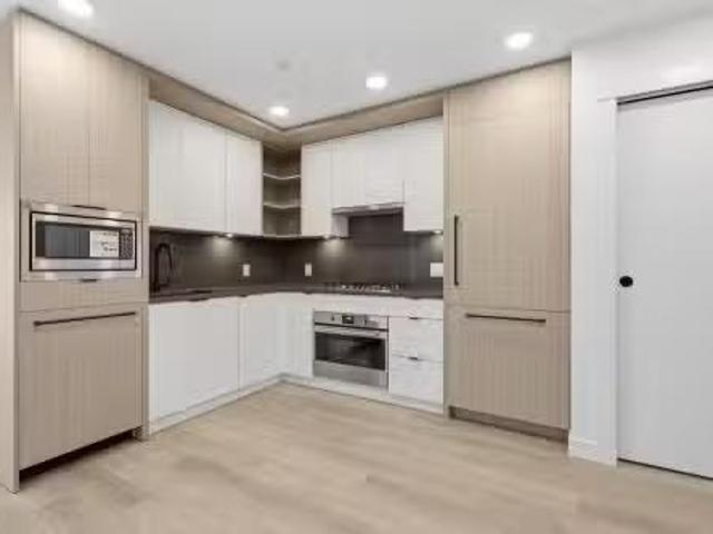 403 2268 Broadway E, Vancouver, BC, V5N 0L2 Single Family Pr.