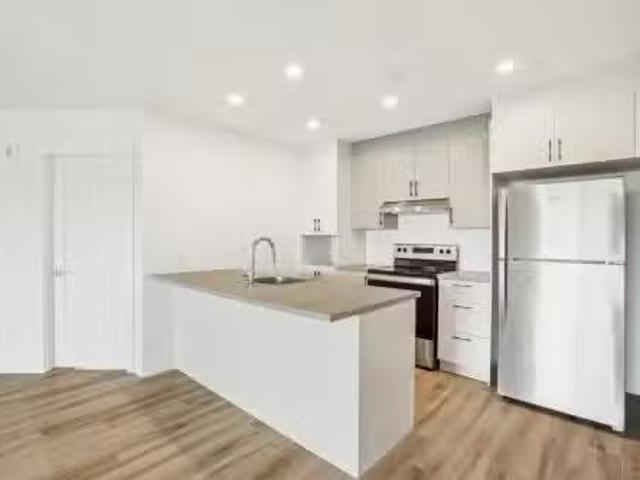 403 509 Rue Jacques Cartier, Salaberry De Valleyfield, QC, J6T.