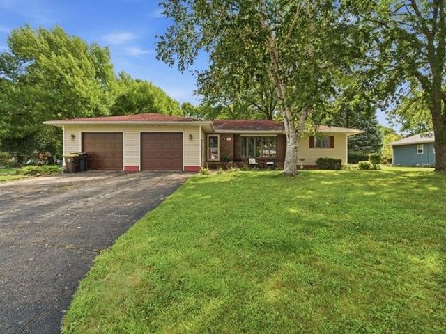 403 9th Ave SW, Wells, MN 56097
