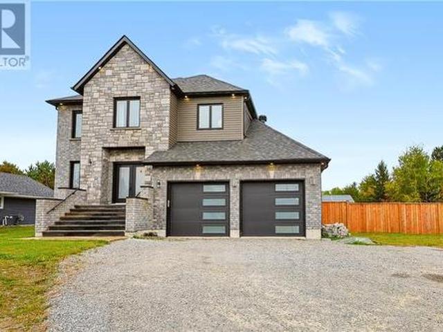 403 Cote, Hanmer, ON, P3P 1N8 house for sale | Listing ID 2130 | Royal LePage