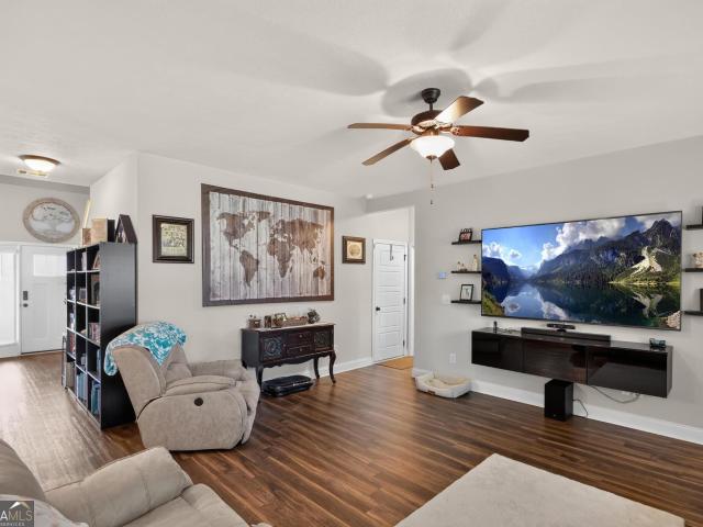 403 Coles Way