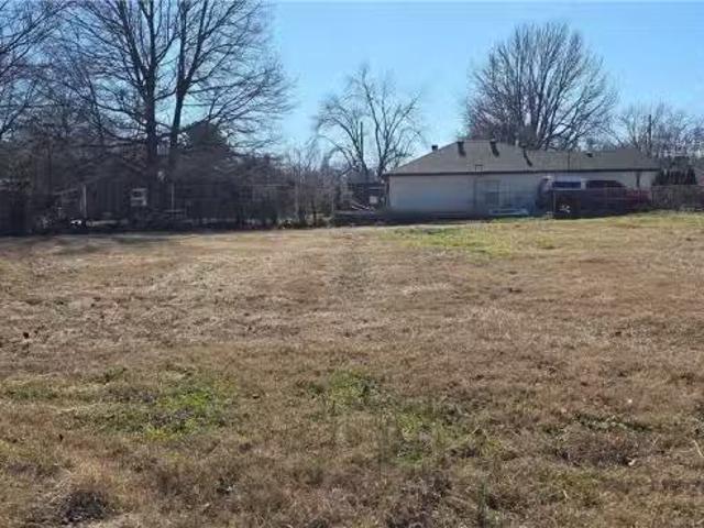 403 E VELMA AVE, SPRINGDALE, AR 72764