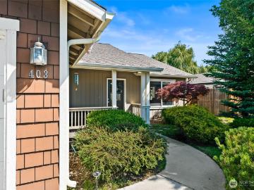 403 E Kristen Avenue