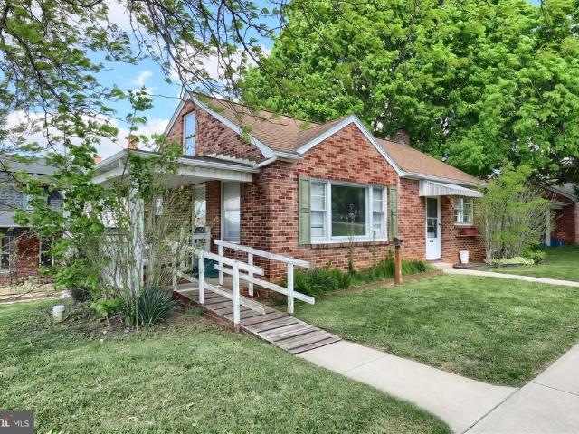 403 E Maple Street