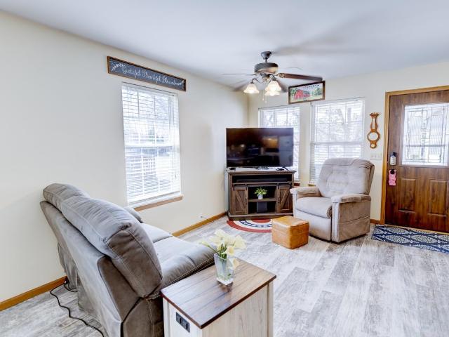 403 Hanson Rd, Stoughton, WI 53589 | MLS #2027