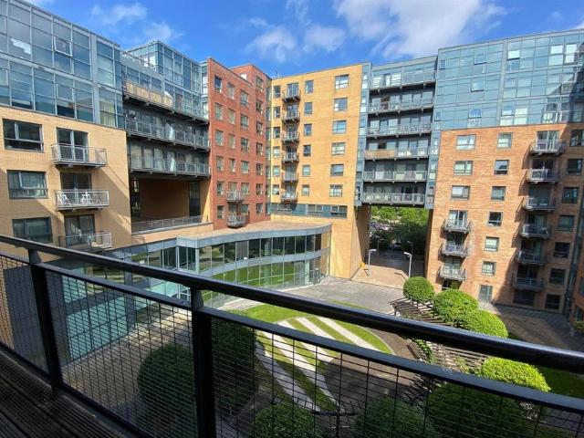 403 West One Aspect, City Centre, S1 2 bed apartment to rent £1,275 pcm £294 pw