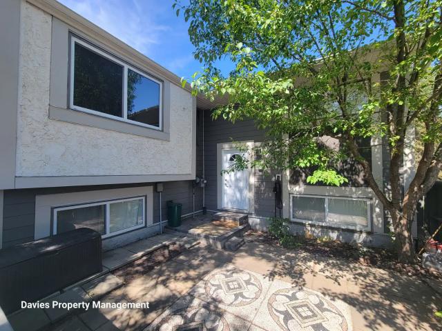 403 Willow Court NW