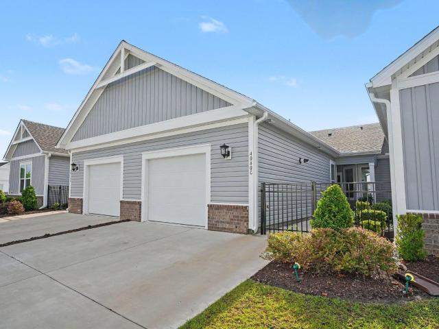 4040 Taranto Loop C