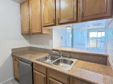 4041 Oakcrest Dr, Unit 408, San Diego, CA 92105 | MLS #260008